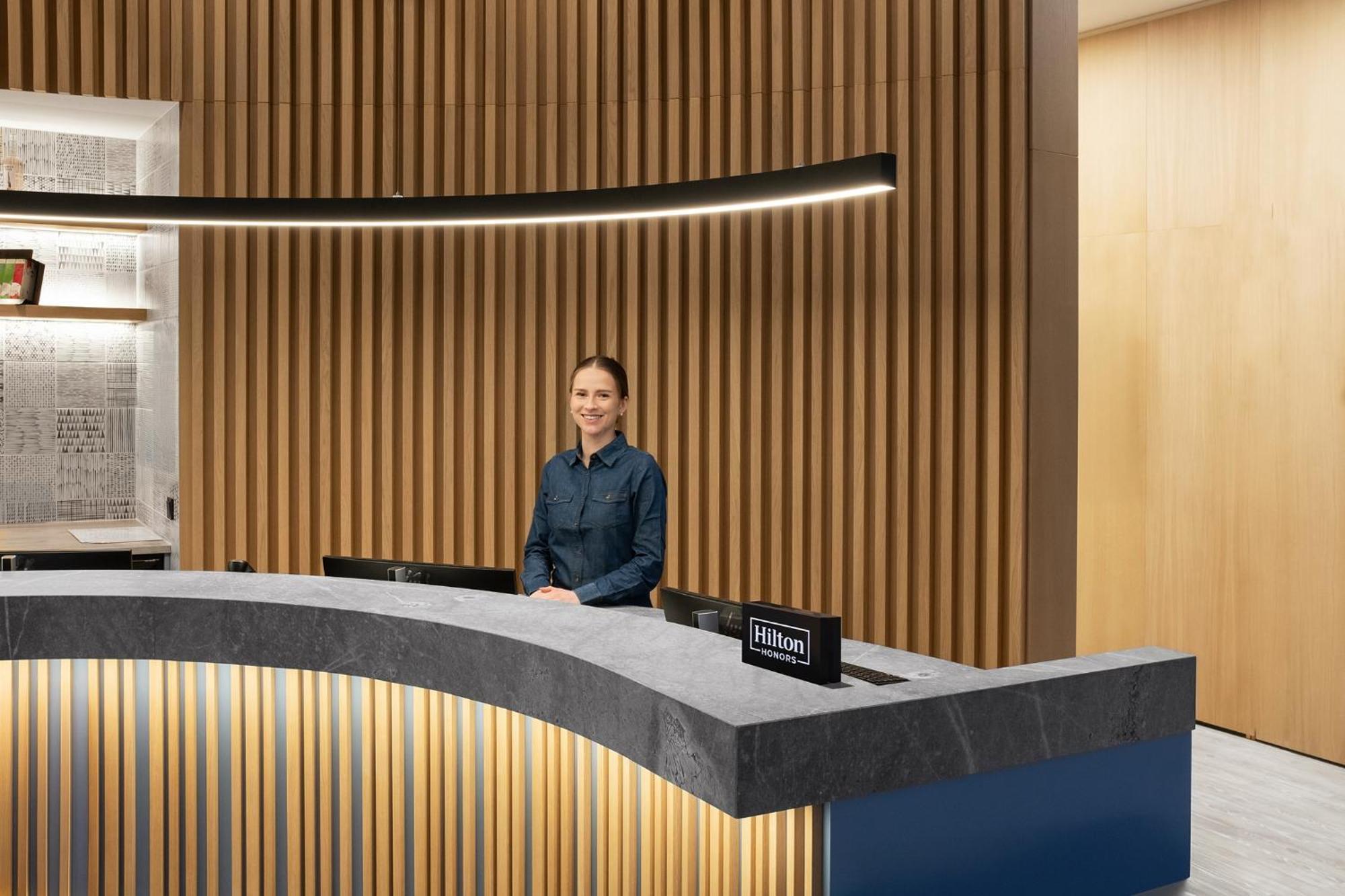 Hampton By Hilton Reval Esterno foto