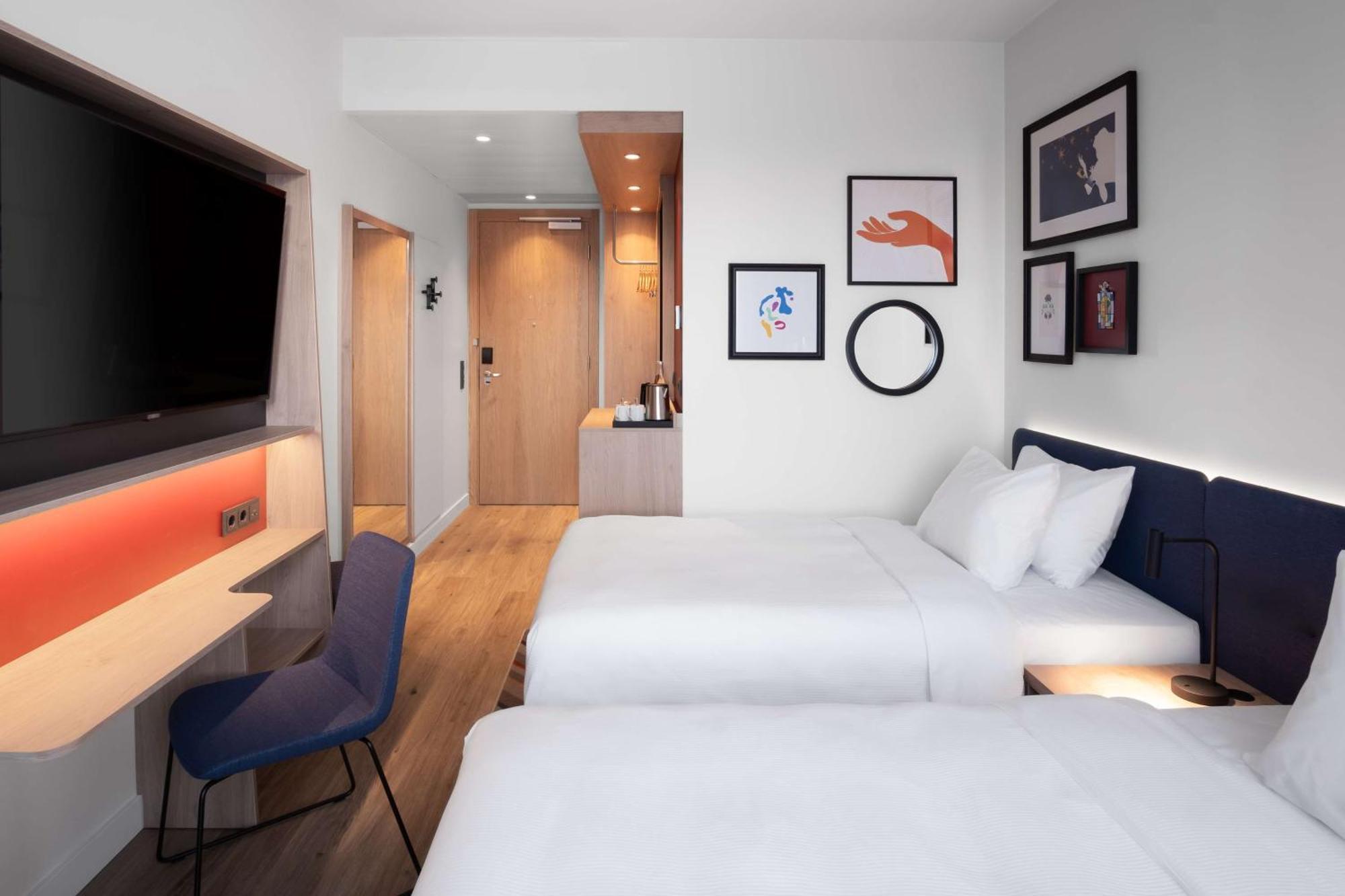 Hampton By Hilton Reval Esterno foto