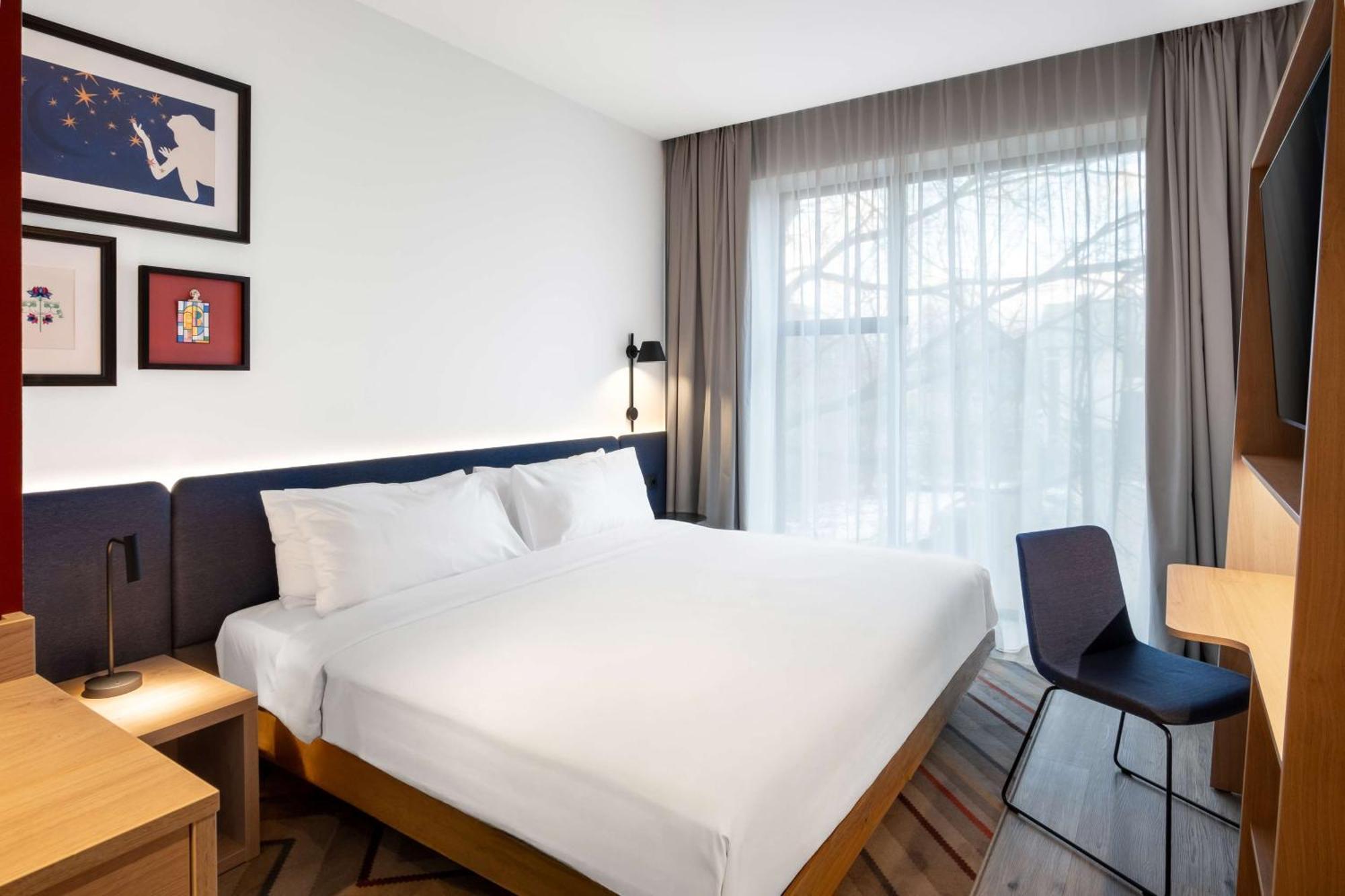 Hampton By Hilton Reval Esterno foto