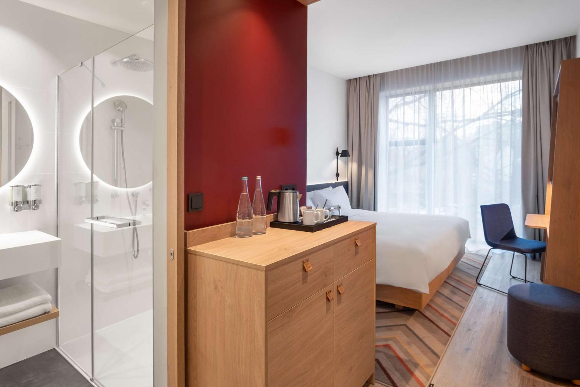 Hampton By Hilton Reval Esterno foto