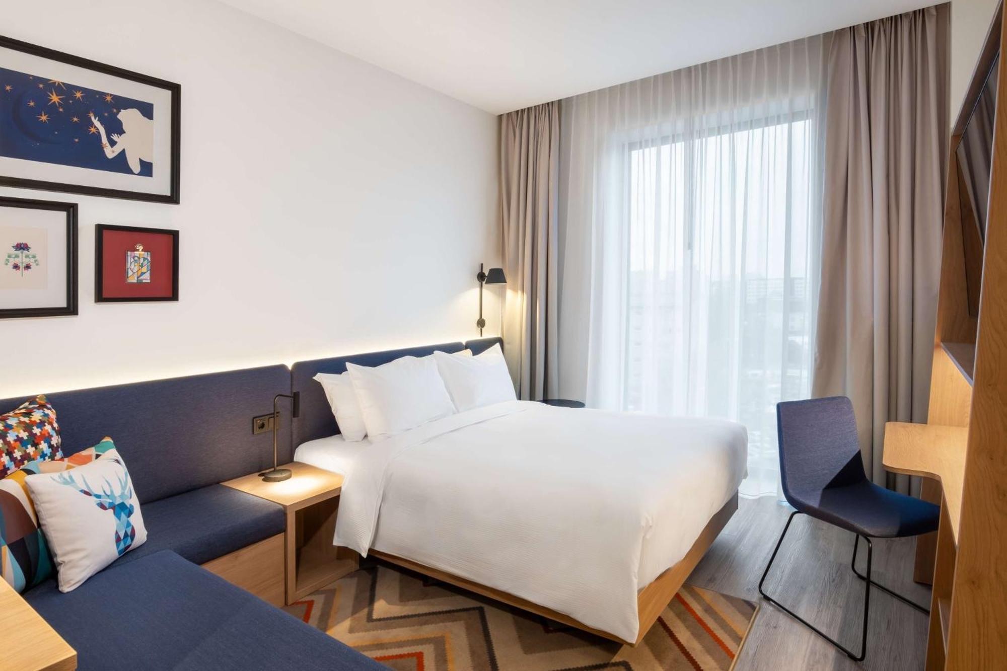 Hampton By Hilton Reval Esterno foto
