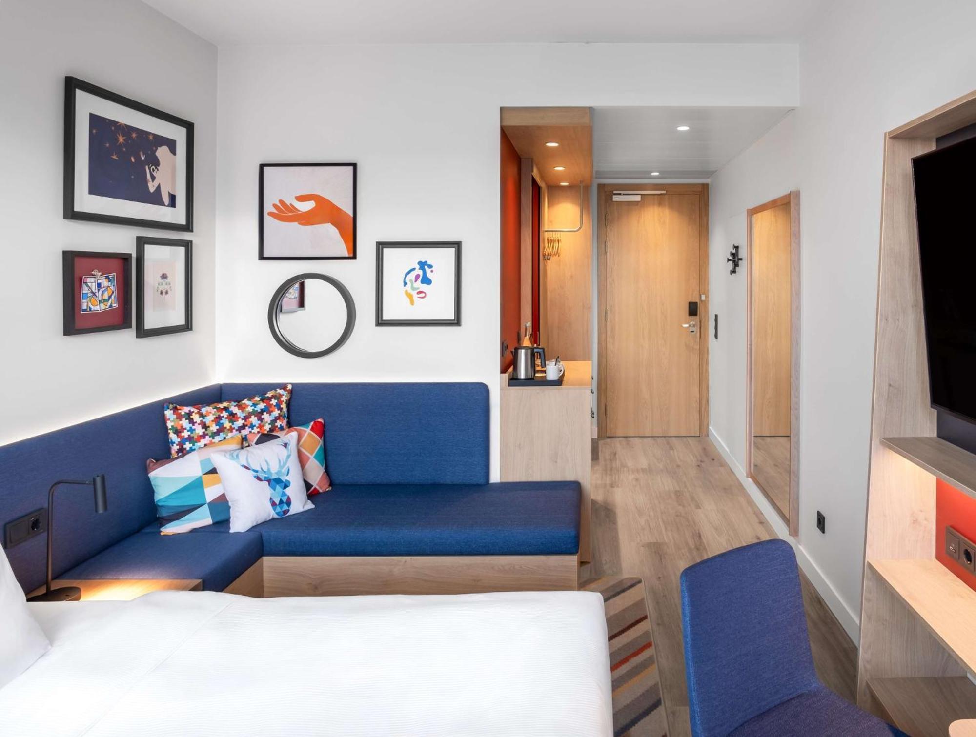 Hampton By Hilton Reval Esterno foto